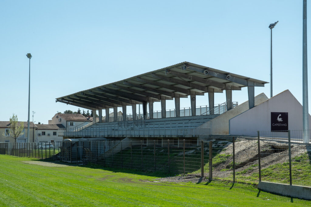 Construction de tribune de stade à Capestang